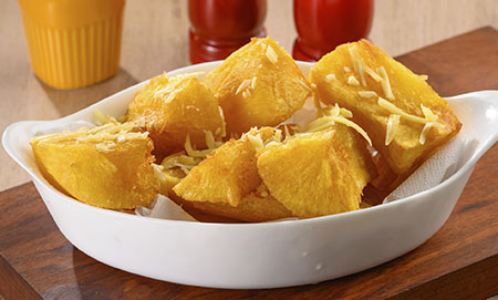 Mandioca Frita com Parmesão